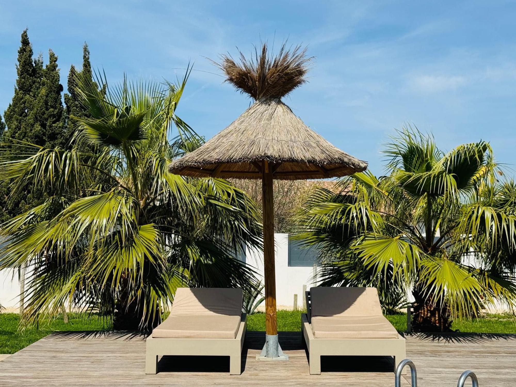 Cabane Le Flamant Avec Jardin, Piscine Et Parking Saintes-Maries-de-la-Mer Dış mekan fotoğraf