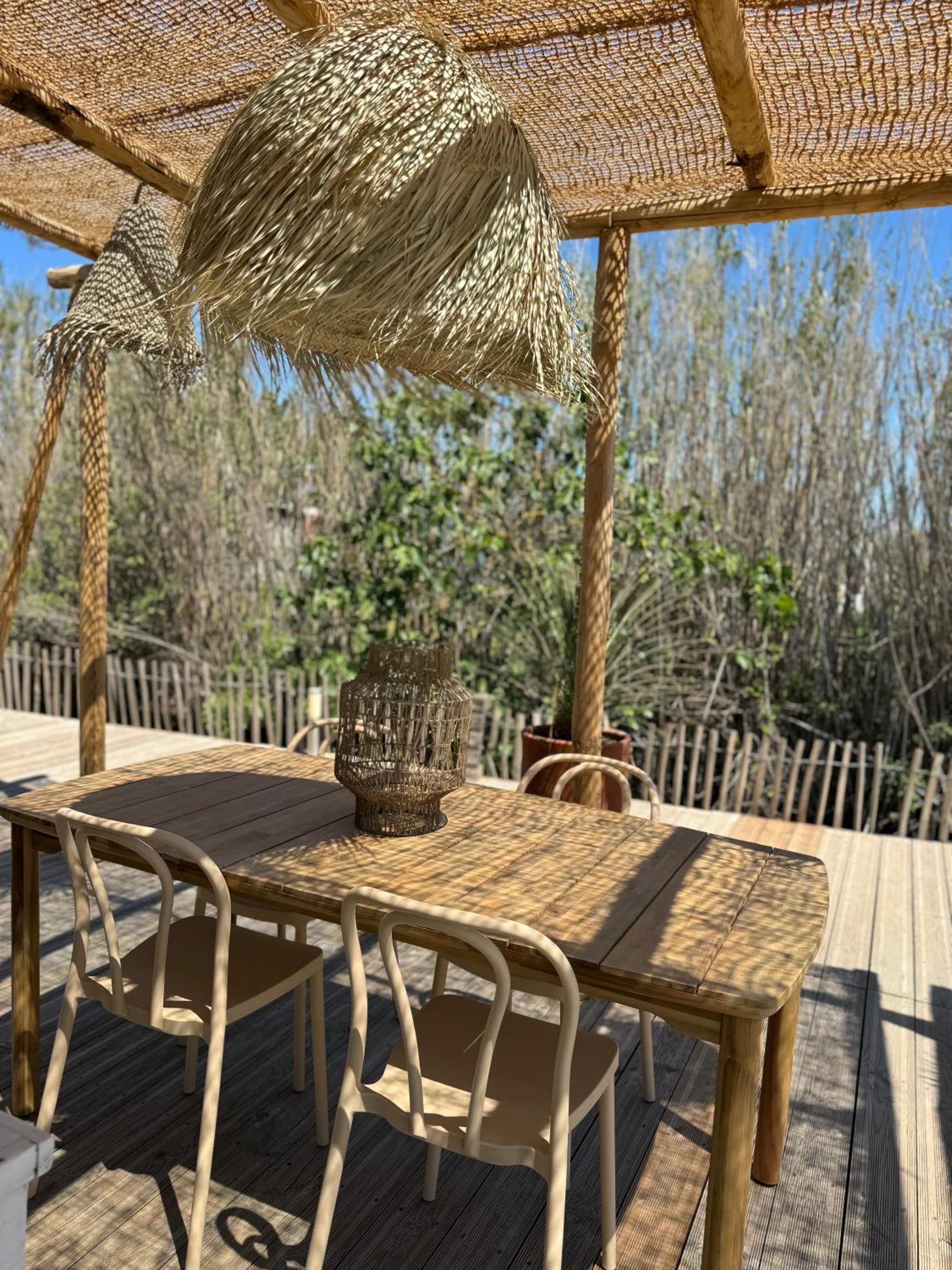 Cabane Le Flamant Avec Jardin, Piscine Et Parking Saintes-Maries-de-la-Mer Dış mekan fotoğraf