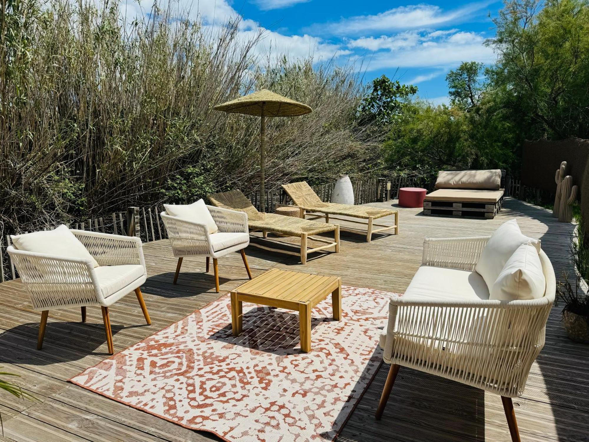 Cabane Le Flamant Avec Jardin, Piscine Et Parking Saintes-Maries-de-la-Mer Dış mekan fotoğraf